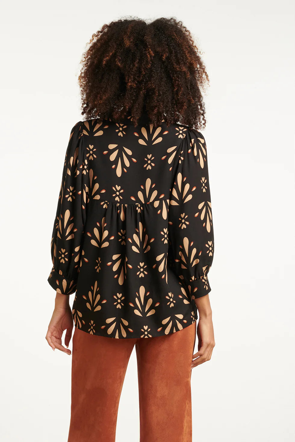 Blusa Noir Camel Élite