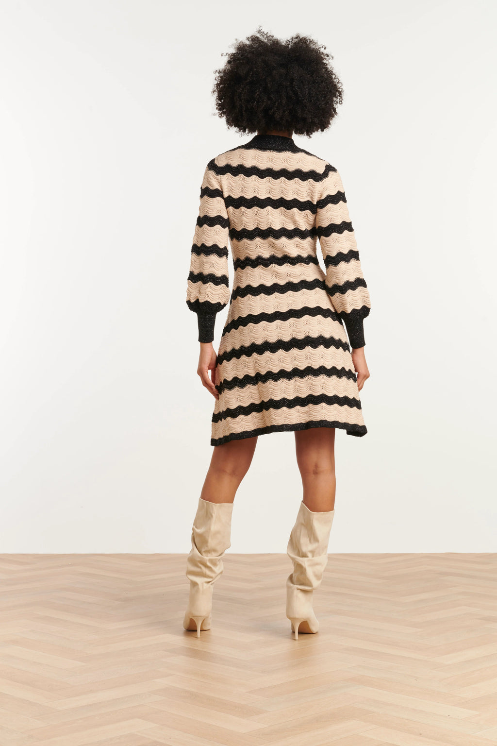 Vestido Noir Waves