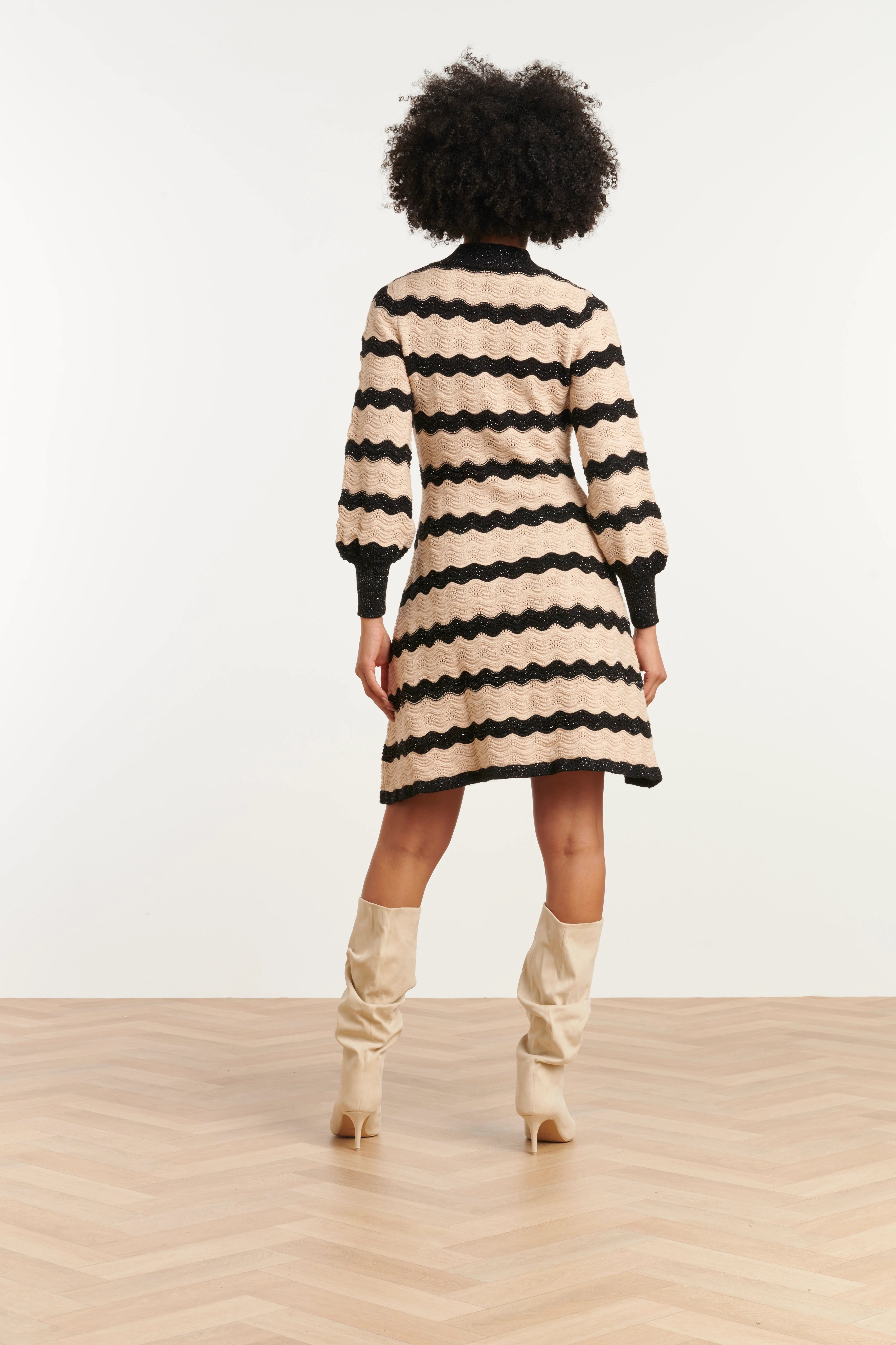 Vestido Noir Waves
