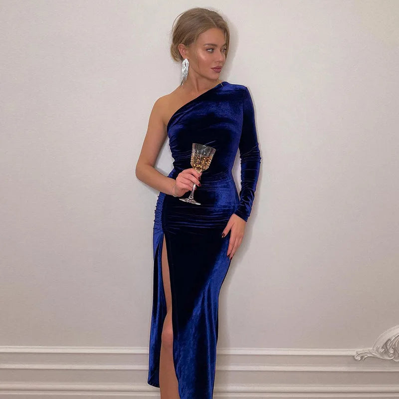 Vestido Midi Asimétrico de Terciopelo
