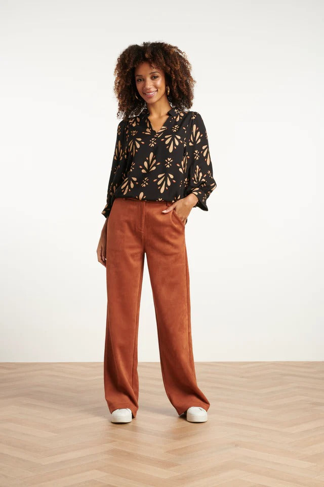 Blusa Noir Camel Élite