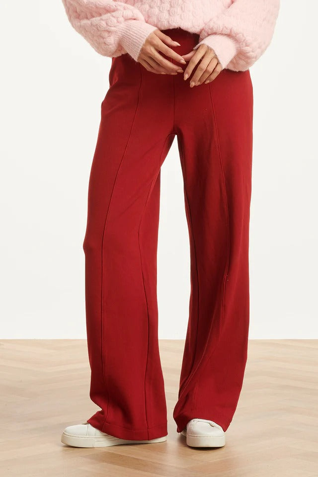 Pantalón Bordeaux Elegance