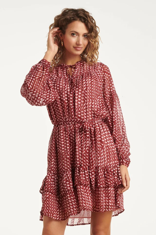 Vestido Corto Burdeos Estampado Chic